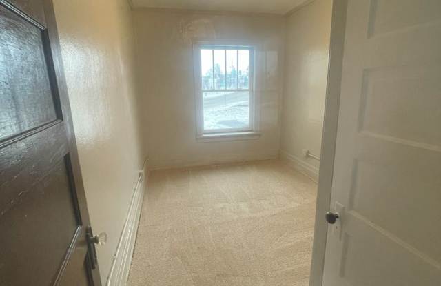 605 Wellington Court photos photos