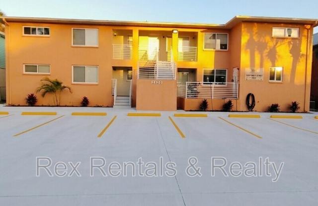 2820 Dupont Street South photos photos