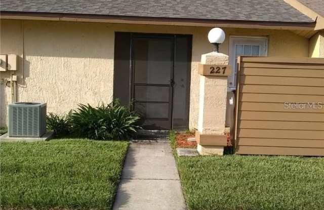 227 CREEKSIDE WAY photos photos