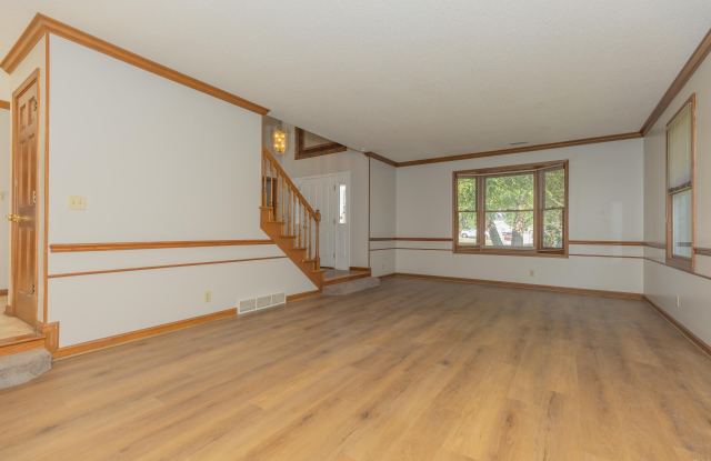 2939 Woodside Court Gallery 4