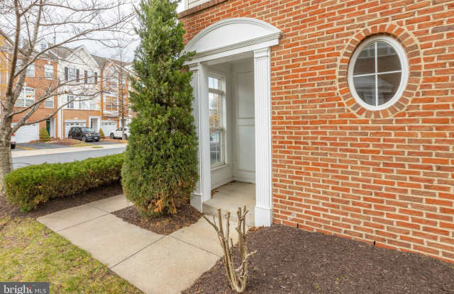 20460 ALICENT TERRACE Gallery 4