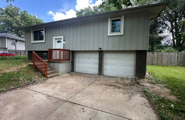 424 NE Lakeview Dr Gallery 3