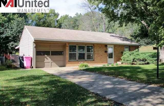 Three bedroom, one bathroom home for rent photos photos