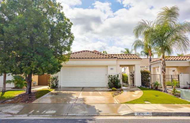 Gorgeous Single story home - walking distance to shopping Malls, Freeway, Lake, Golf course and Trails photos photos