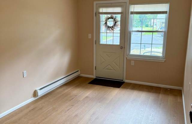 840 E Inverness Court Gallery 2
