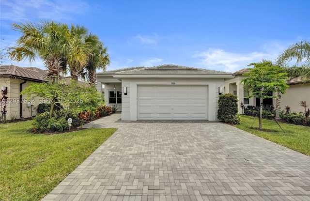 13328 SW River Rock Rd Gallery 1