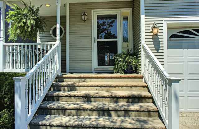 5 Maplewood Avenue Gallery 3