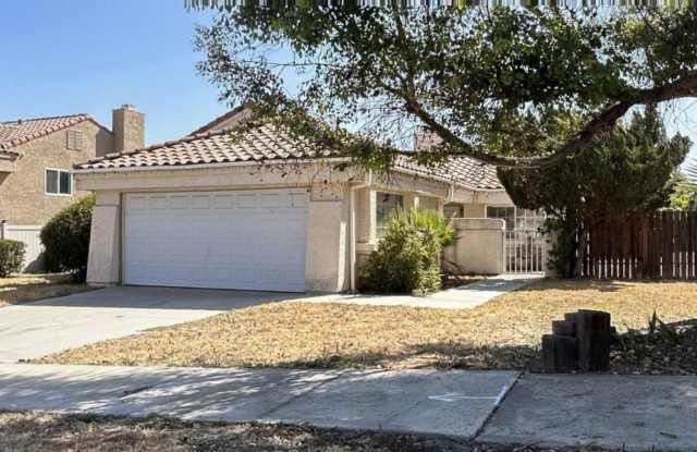2 Bedroom 2 Bath w/ Bonus Room Located in Loma Linda!! - 11571 Gwent Street, Loma Linda, CA 92354