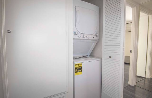 Updated North Park 2 Bedroom Home With Garage and In Unit W/D Gallery 3