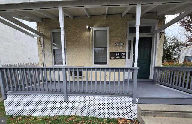 5526 N MASCHER Street Gallery 1