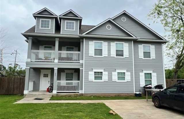 825 Avenue B photos photos