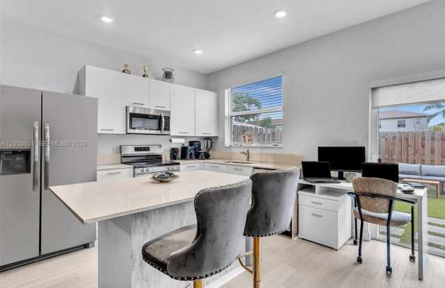 12209 NW 24th Place, Miami, FL 33167 - 1485 Gallery 1