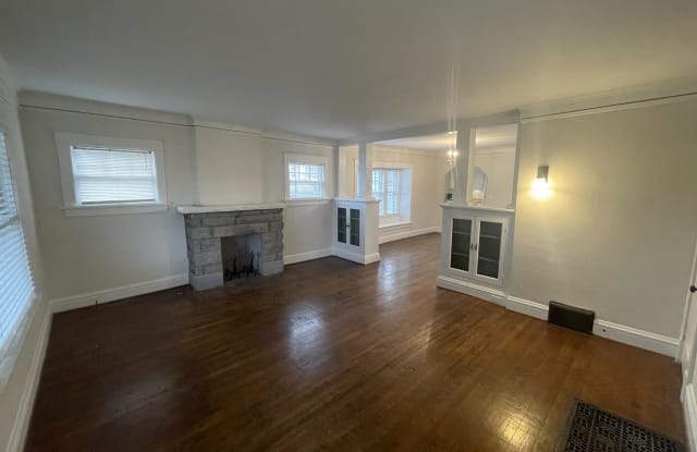 634 West 40th Street - 634 West 40th Street, Kansas City, MO 64111