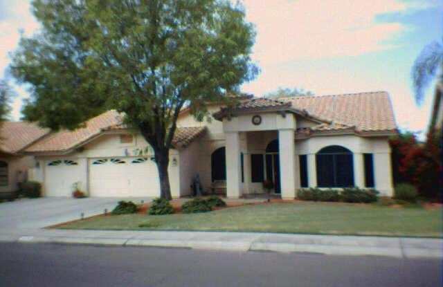 320 N CORRINE Drive Gallery 2