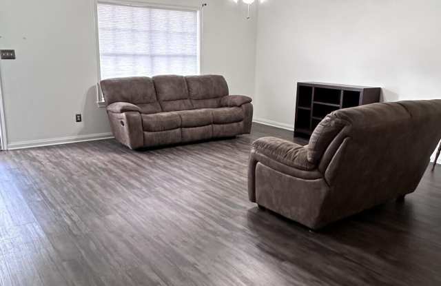 106 Molasses Row Gallery 2