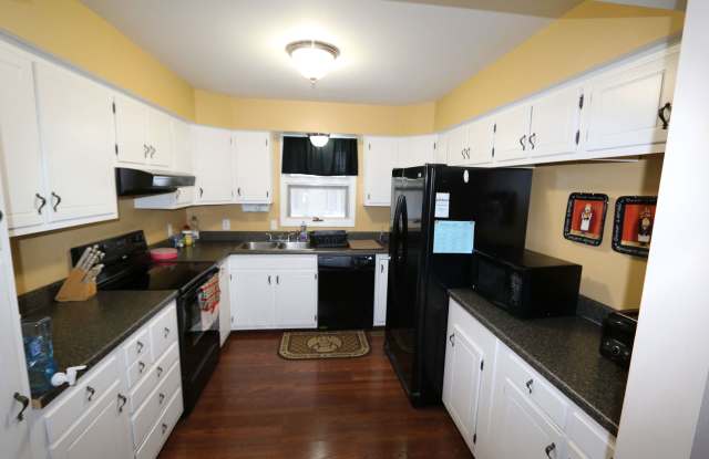 3-bedroom, 3 bathroom furnished home in Saint Joseph Gallery 4