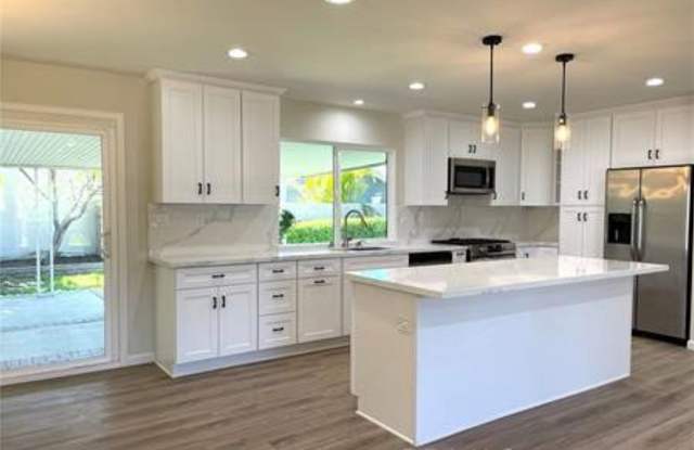 3421 Rowena Drive Gallery 2