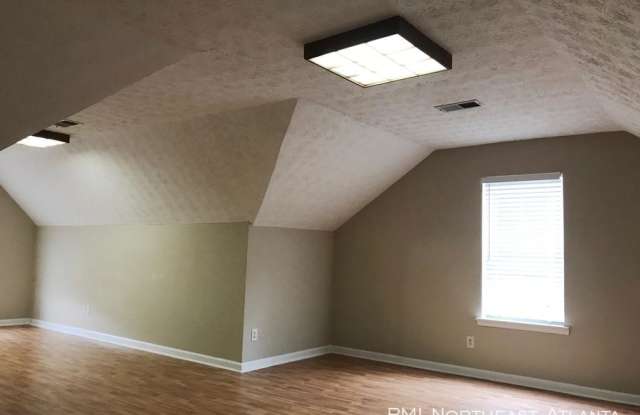 1095 Norwalk Trce Gallery 3