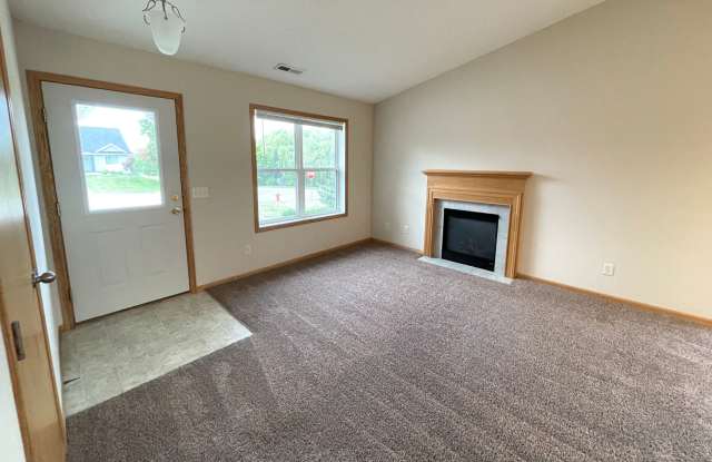 2 Bedroom, 1.5 Bath Town Home Gallery 2