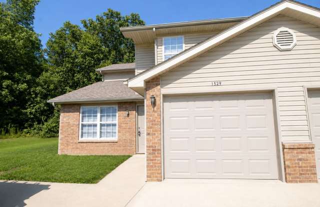 Four Bedroom, Three Bathroom Duplex with Attached Garage photos photos