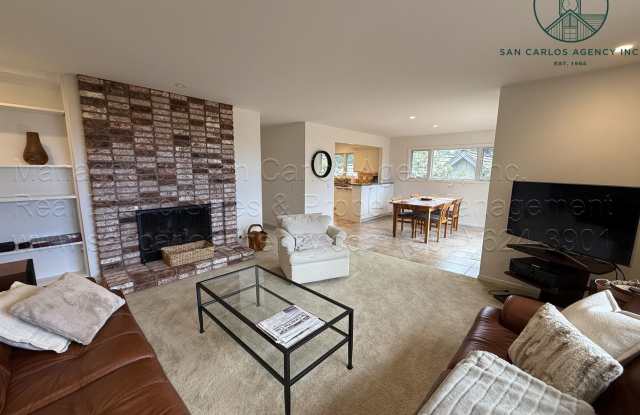 Nicely Appointed Two Bedroom Carmel-by-the-Sea Home Gallery 4