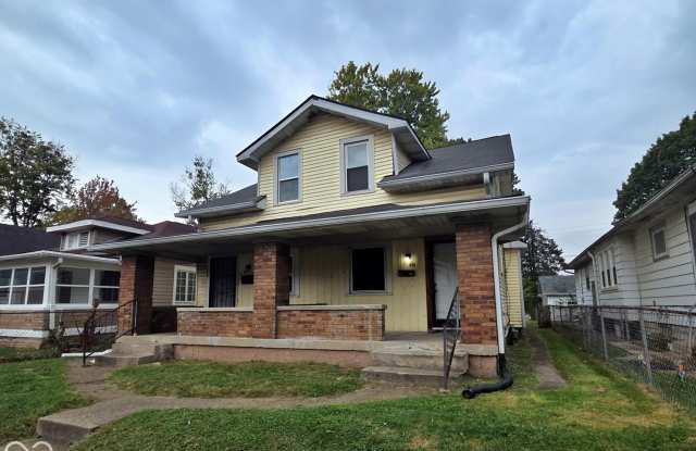 802 N Bradley Avenue Gallery 3