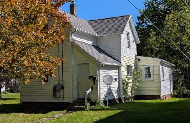 Renovated 3 Bed Rental Gallery 1