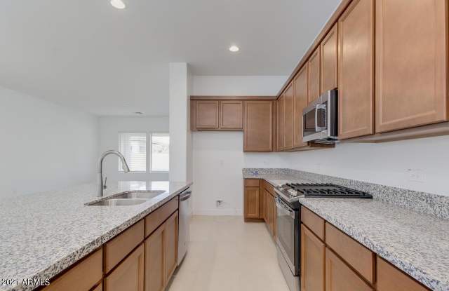 458 W Golden Aspen Gallery 2