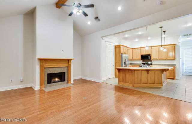 200 W Brentwood Boulevard Gallery 4