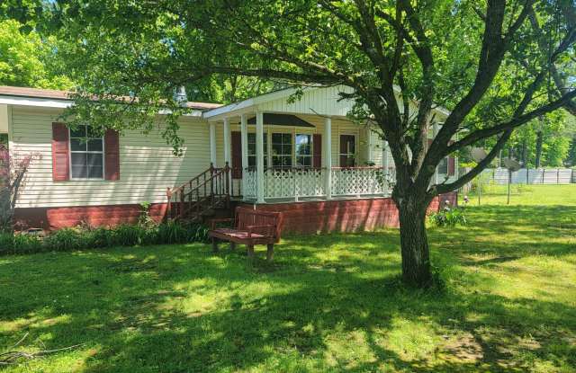 3 Bed/ 2 Bath Home Off of White Drive photos photos