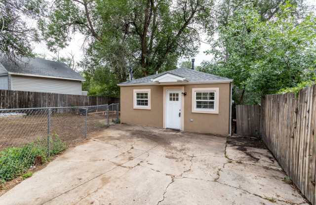 Charming Updated Cottage – 2 Bed, 1 Bath!! photos photos