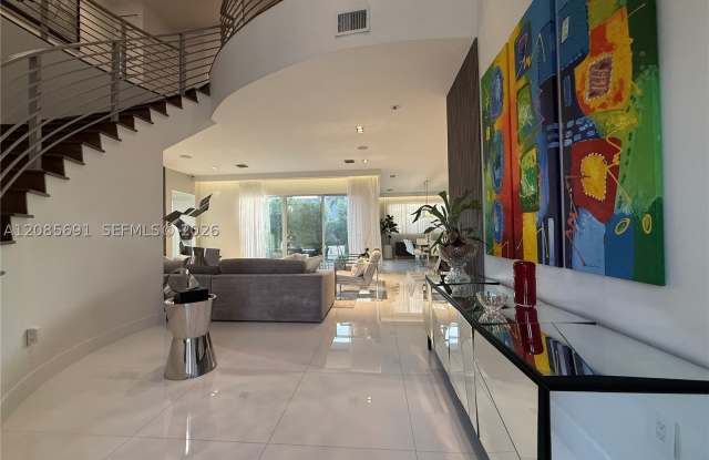 7550 NW 101st Ct Gallery 1