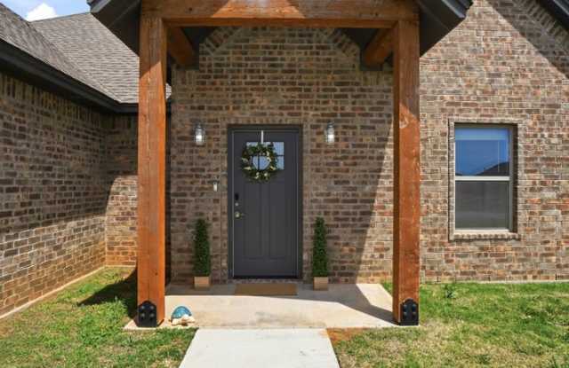 Beautiful Home located in the Mountain View Villas in Elgin, OK Gallery 3