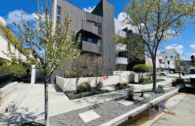 3714 Kelton Avenue Gallery 2