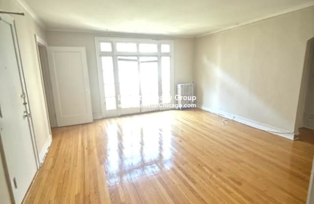 909 Elmwood photos photos