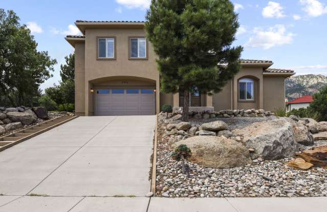 Beautiful 4 bedroom home in Broadmoor Bluffs photos photos