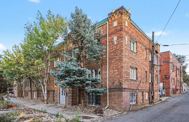 Walkable Capitol Hill Condo | Parking Included Gallery 4