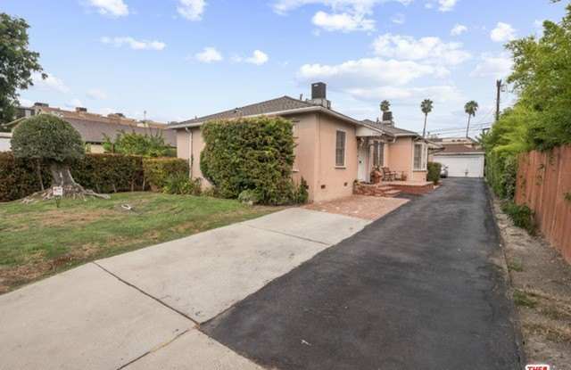 5440 Hermitage Ave - 5440 Hermitage Avenue, Los Angeles, CA 91607