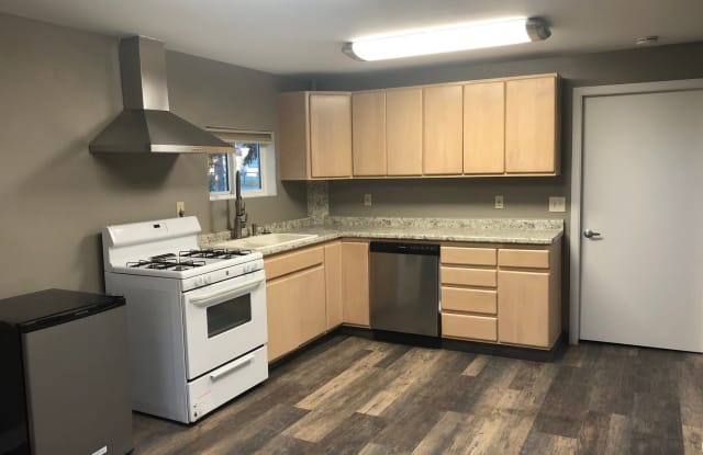 1508 W 31st Avenue - 1508 West 31st Avenue, Anchorage, AK 99503