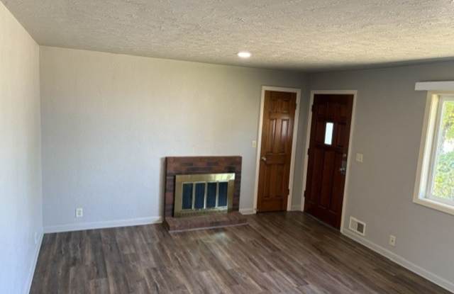 End of Summer Special $500 off first month rent Gallery 3