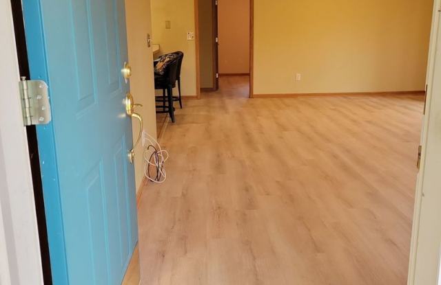 Spacious Twin Home Gallery 3