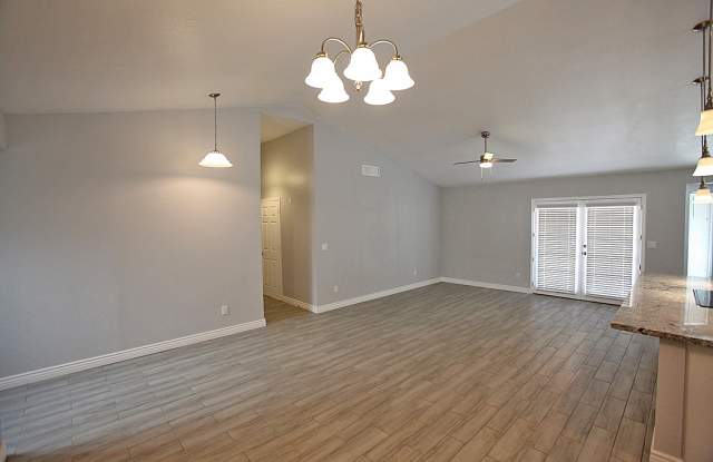 18838 N 50th Ave Gallery 3
