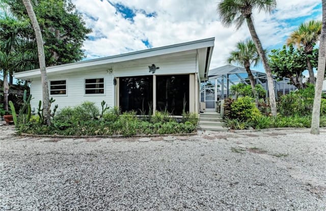 245 N WASHINGTON DRIVE - 245 North Washington Drive, Sarasota, FL 34236