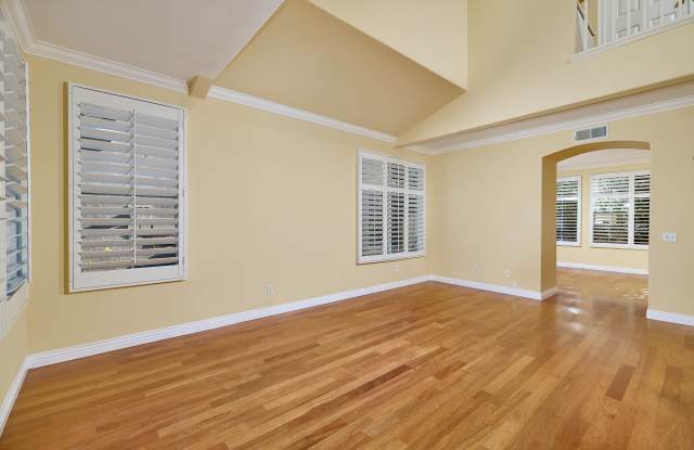 1008 Cottage Way Gallery 4
