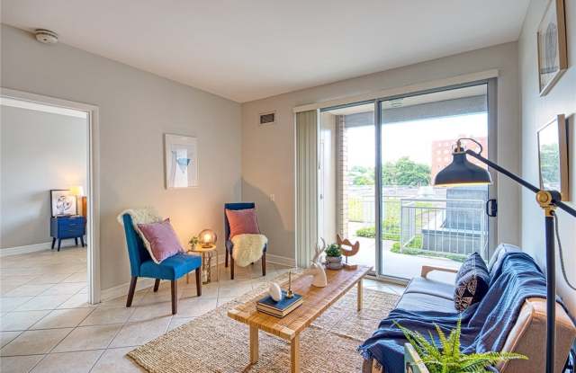 5570 Centre Ave Apt 111 - 5570 Centre Avenue, Pittsburgh, PA 15232