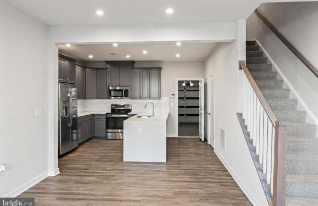 20320 NEWFOUNDLAND SQUARE - 20320 Newfoundland Square, Ashburn, VA 20147