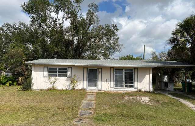 $1,550 ** Annual Lease ** 2 Bedroom / 1 Bath * Single Family ** Port Charlotte photos photos