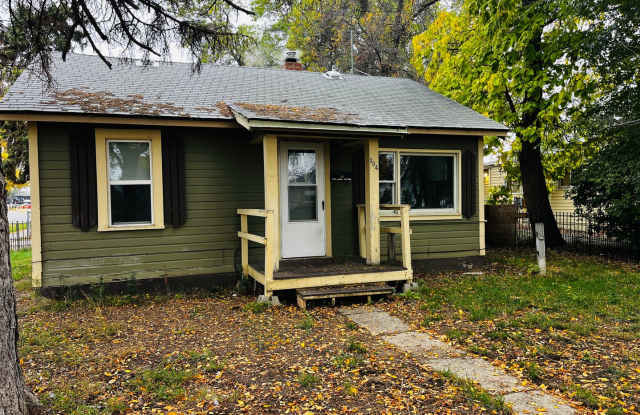 2-Bed, 1-Bath Home with Detached Garage  Huge Backyard! Pet Friendly (Currently occupied) - 504 Cook Avenue, Billings, MT 59101