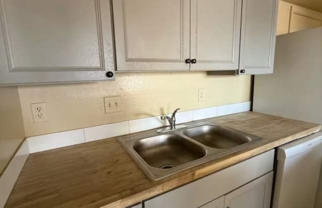 11004 Towner Avenue Northeast - I Gallery 2