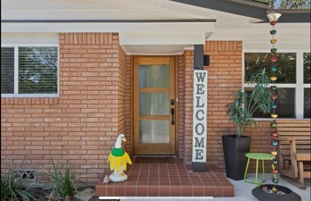 2316 Hermanson- Heart of Waco Gem Gallery 3